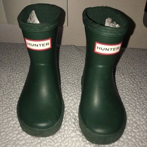 🚫 SOLD 🚫Toddler hunter boots